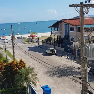 apto-sute-com-vista-para-o-mar-30-m-da-praia.santa-catarina-brasil.com/